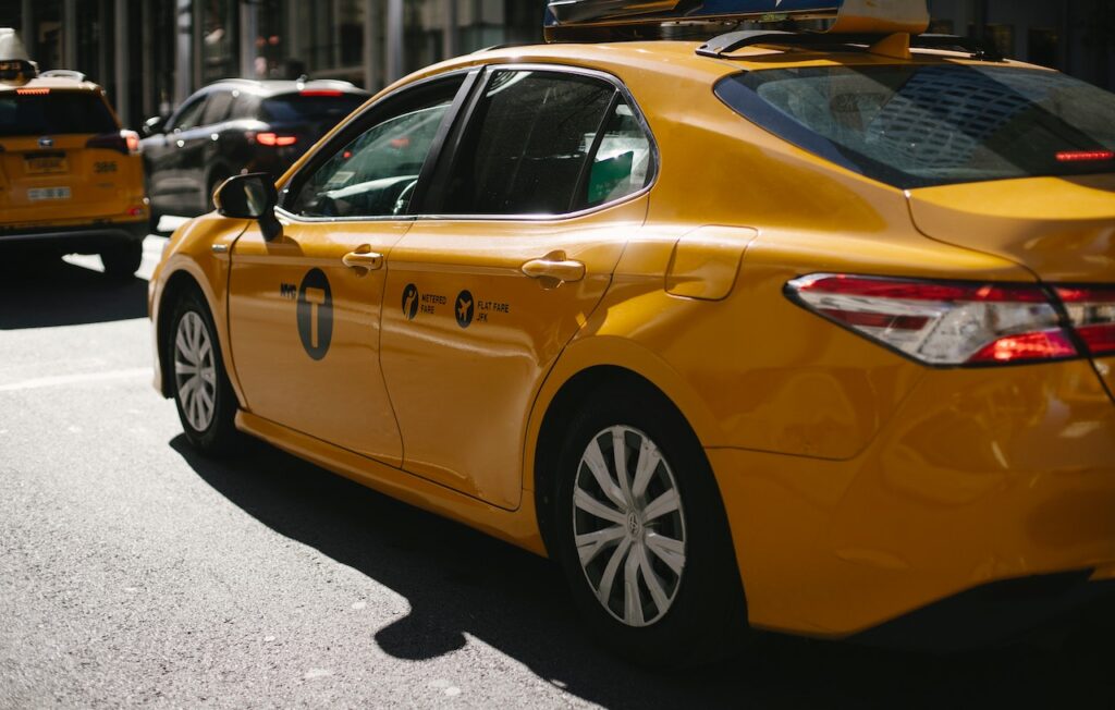 nyc airport taxi service